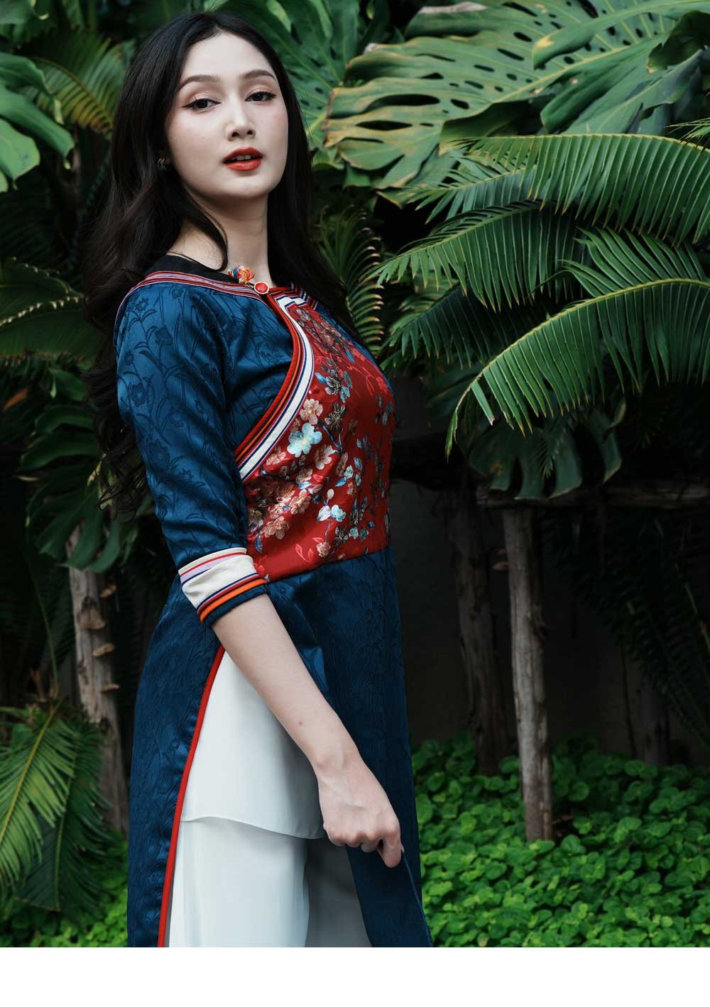 momo lisa dresses about